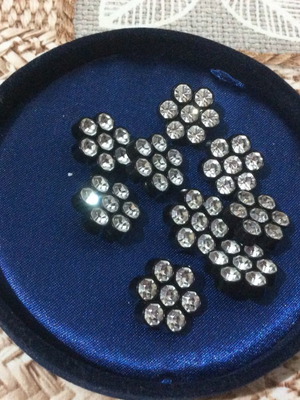 Flower-shaped buttons used, set of 9, vintage with faux stones