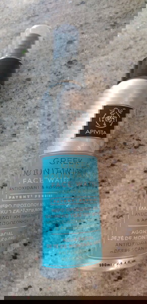 Αναζωογονητικό νερό Apivita