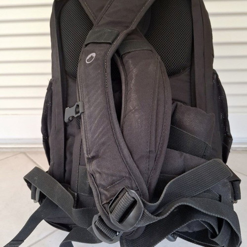 Lowepro Flipside 400AW camera backpack used with all weather cover