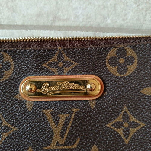 Louis Vuitton Eva Pochette bag like new, Monogram canvas, brown