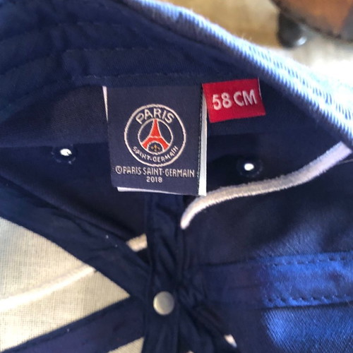 Paris cap like new, authentic
