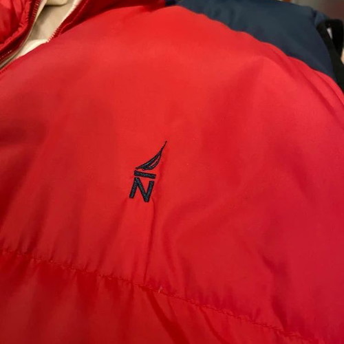 Nautica sleeveless jacket double sided XL like new, down and feather