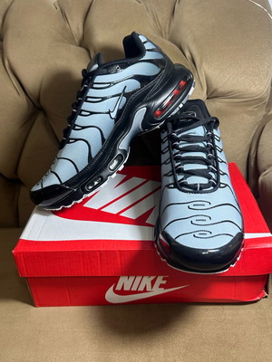 Nike Air Max Plus TN Black/White Fade Size 44 New