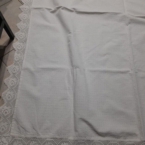 Handmade woven tablecloth with lace, like new, white 133x160 cm