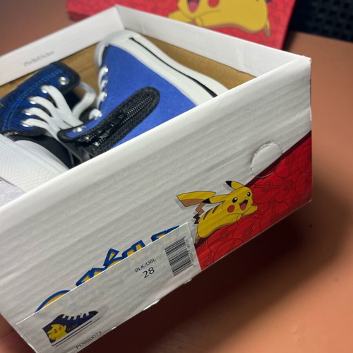 Pokemon kids canvas shoes with Pikachu new, size 28, blue