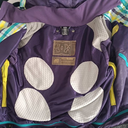 DC shoes snowboard jacket like new, size M