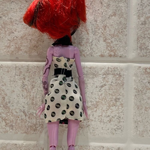 Monster High Skulltimate Roller Maze Operetta doll like new with helmet