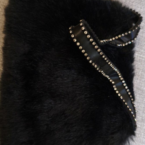 Fur bag like new, black, with zipper and strap with rhinestones