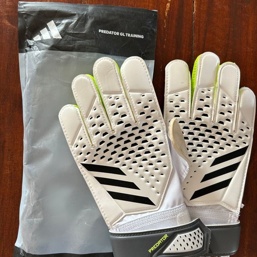 Adidas Predator Goalkeeper Gloves like new, size 8