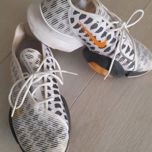 Nike athletic shoes like new, multicolor, sizes 40 and 40.5