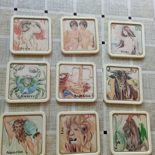 Vintage set of 12 plastic coasters - The 12 zodiac signs