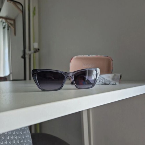 Lussile Bone Sunglasses with Polarized Lens Like New
