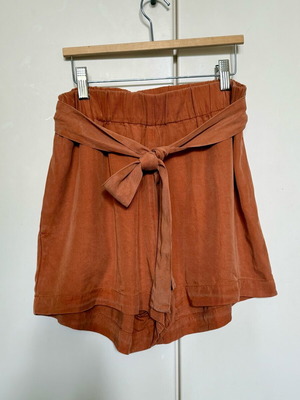 Σορτς-βερμούδα American Vintage σαν καινούργιο, μέγεθος medium, πορτοκαλί