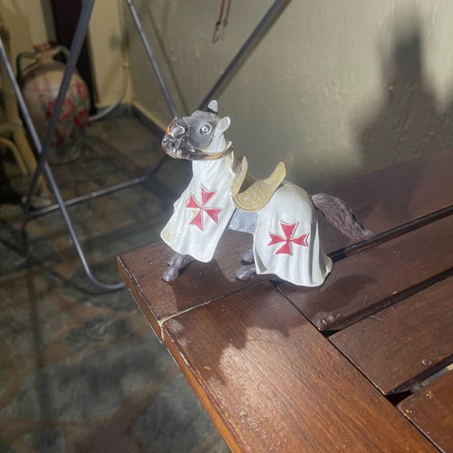 Horse figure like new