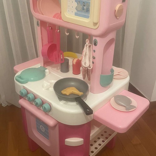 ELC children's kitchen like new with 16 accessories