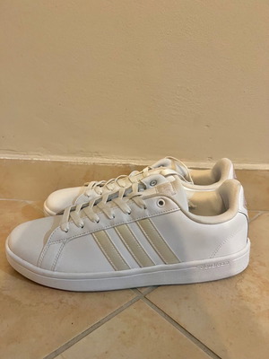 Adidas παπούτσια αχρησιμοποίητα, νούμερο 44, άσπρα sneakers