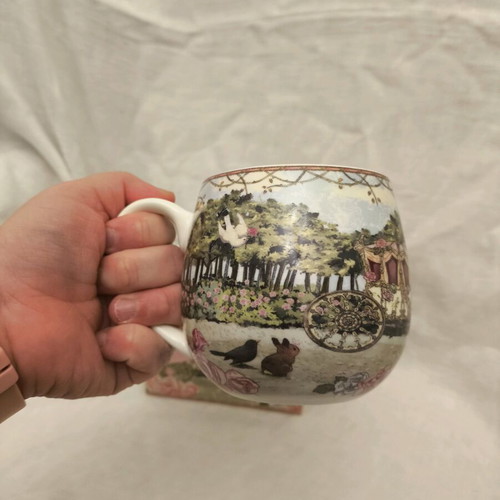 Porcelain mug with princess carriage and horse, new in box, 420ml