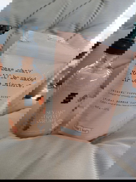 σετ frank body scrub & lavish care body lotion ( τελική τιμή)
