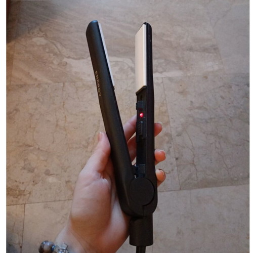 OEM Energy Mairlyn Hair Straightener like new with ceramic plates