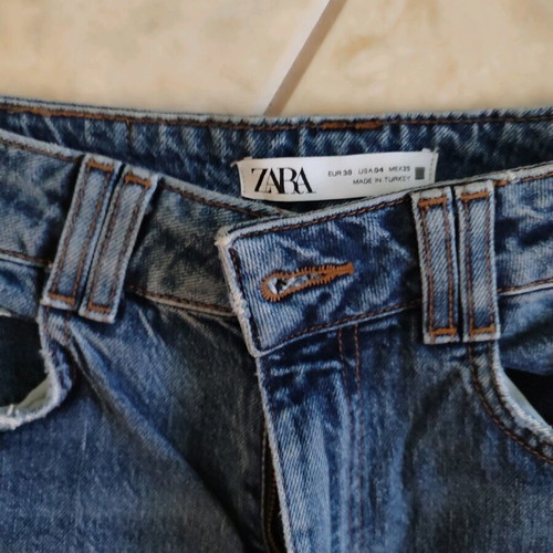 Zara jeans straight wide waist No 36 with zip like new