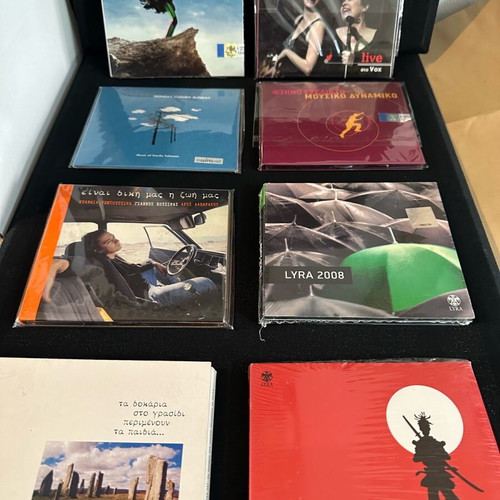 CDs έντεχνα σαν καινούργια, πακέτο περίπου 100 τεμαχίων