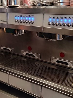 Εσπρέσσο μηχανή Wega Concept 3 groups μεταχειρισμένη, από γενικό σέρβις με εγγύηση