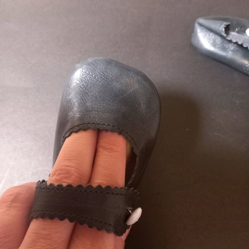 Hera baby shoe size 17 leather like new