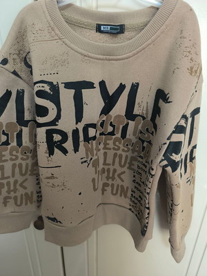 Long-sleeve sweatshirt for 4 years like new, beige and black