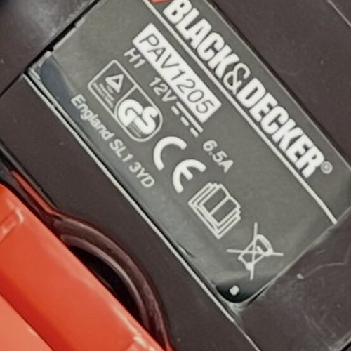 Black & Decker car vacuum cleaner with 12V lighter cable