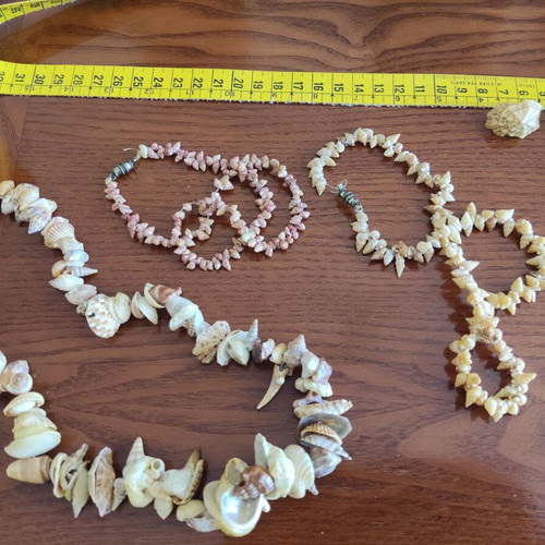 Sea shell jewelry set used, handmade, beige