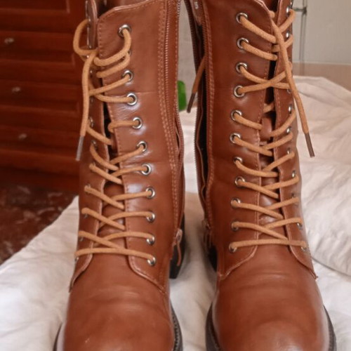 Ankle boots used, brown, size 37, decorative laces, zipper closure