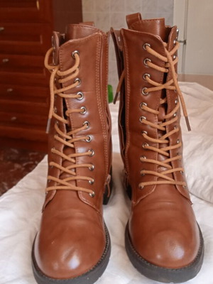 Ankle boots used, brown, size 37, decorative laces, zipper closure