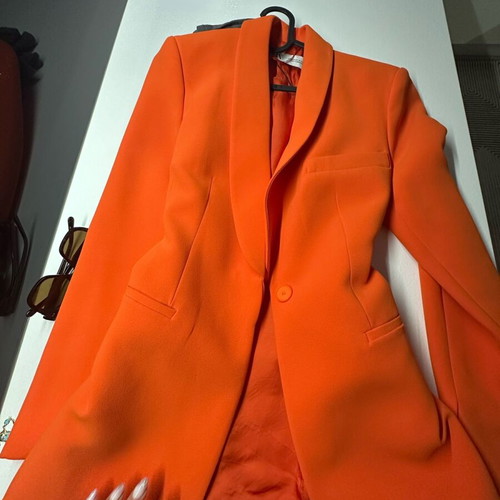 Zara jacket like new, size XS, striking color