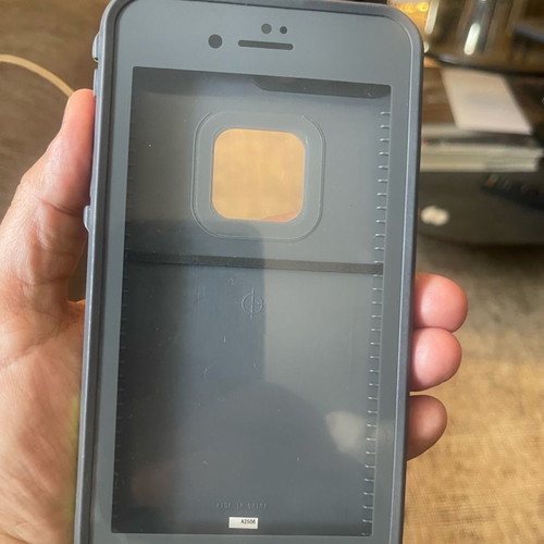 Lifeproof case for iPhone 11 used, waterproof up to 5m