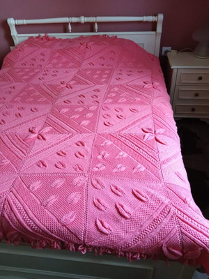 Handmade wool knitted blanket like new, pink-coral