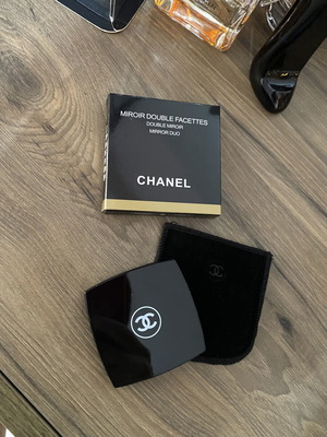 Chanel Miroir Double Facettes καθρέφτης με κουτί και θήκη