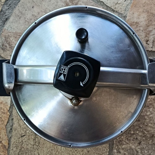 SEB 8L pressure cooker, made in France