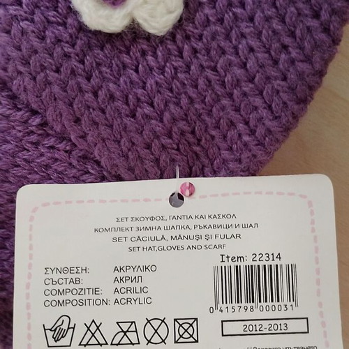 Jumbo purple acrylic hat, gloves and scarf set