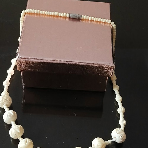 Vintage necklace made of camel bone, 44 cm, like new
