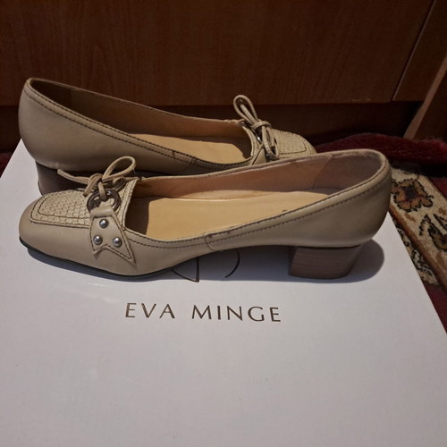 Dailies shoes new, beige leather heels size 36