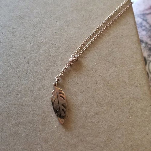 Feather necklace stainless steel used pink gold