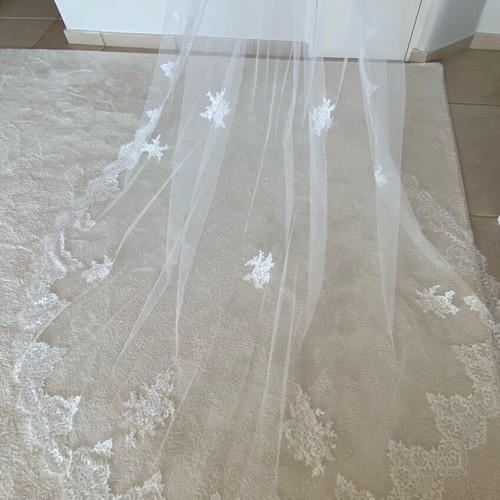 Wedding veil with French lace and high-quality tulle, new, white