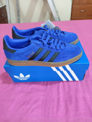 Adidas Gazelle Indoor sneakers new, size 42 2/3, blue and black