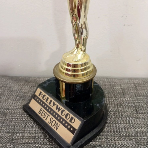 Decorative statuette like new, bought in Hollywood, height 22 cm