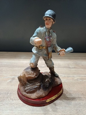German soldier figure like new from Vidal Poly collection