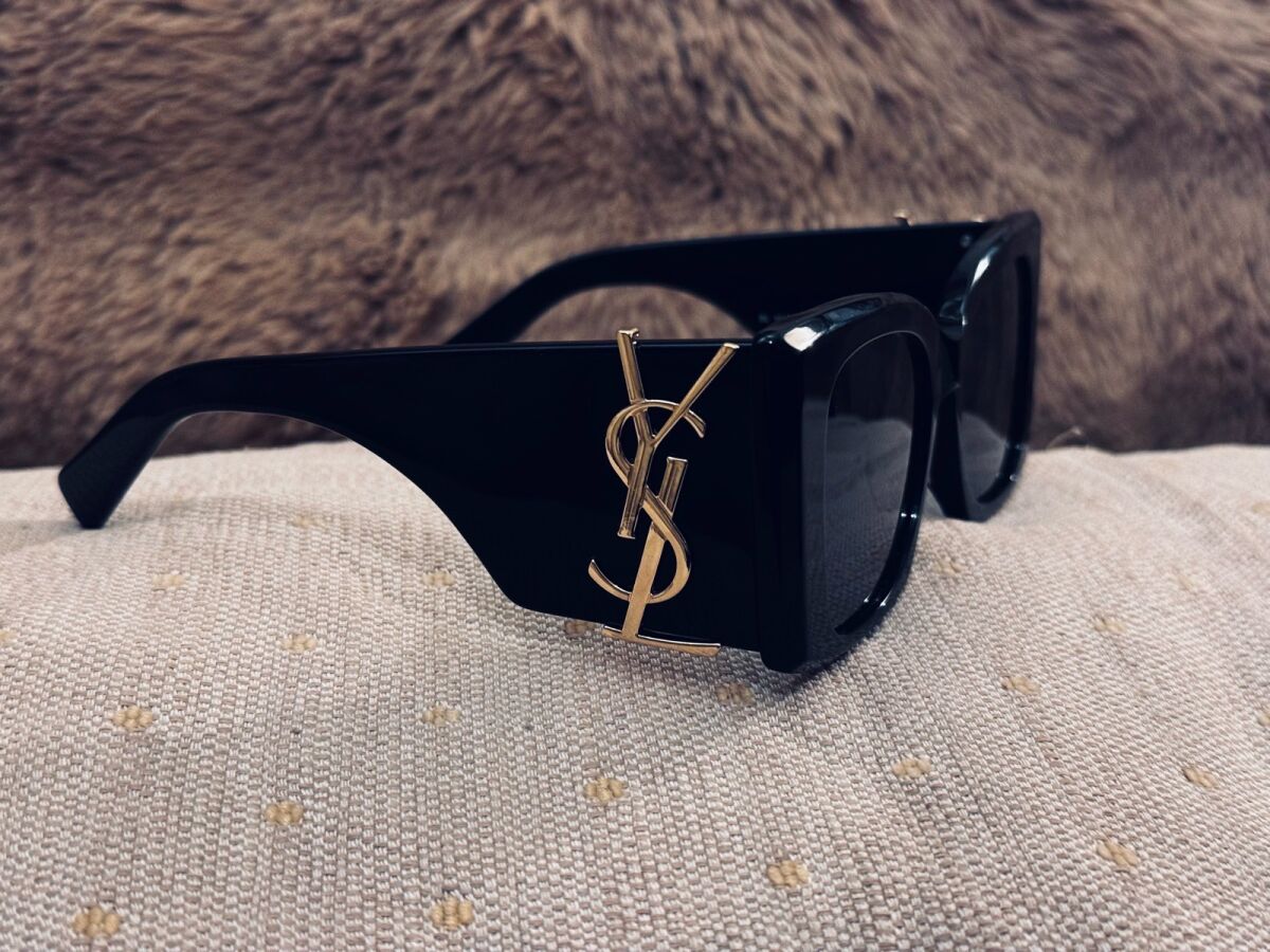 Ysl sunglasses like new, black - € 240,00 - Vendora.cy