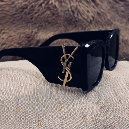 Ysl sunglasses like new, black