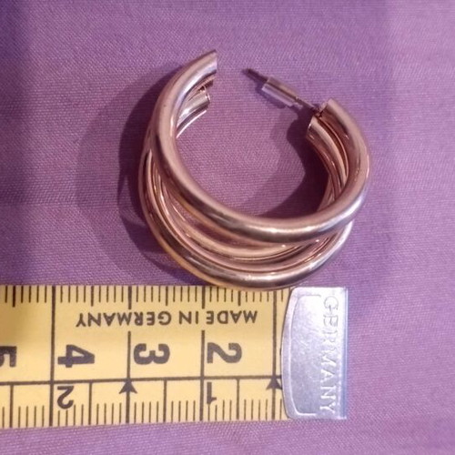 Earrings triple hoops gold color like new, very light