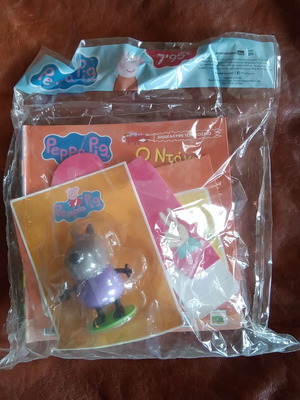 Peppa Pig book and toy No 6 new in shrink wrap