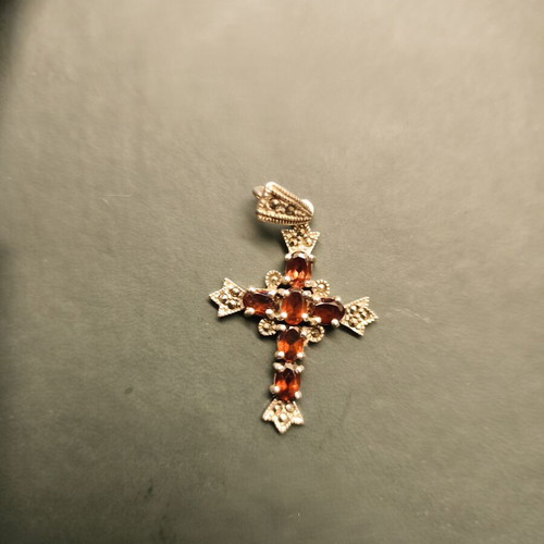 Silver cross 925 handmade with garnet and marcasite stones like new